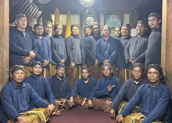 SELESAI RITUAL 41 HARI DI PENGGING PARA TOKOH KARTASURA ZIARAH KE MAKAM IMOGIRI