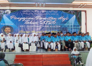 57 CALON JEMAAH HAJI JUWIRING RESMI PAMITAN SIAP TERBANG KE TANAH SUCI