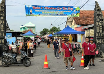 SOSIALISASIKAN KOPDES MERAH PUTIH, PENGURUS KDMP DUKUH, DELANGGU GELAR SENAM SEHAT DAN CFD