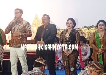 TOKOH PENGGIAT BUDAYA  ASAL JOMBOR, GELAR PENTAS WAYANG KULIT UNTUK PENUHI NADAR